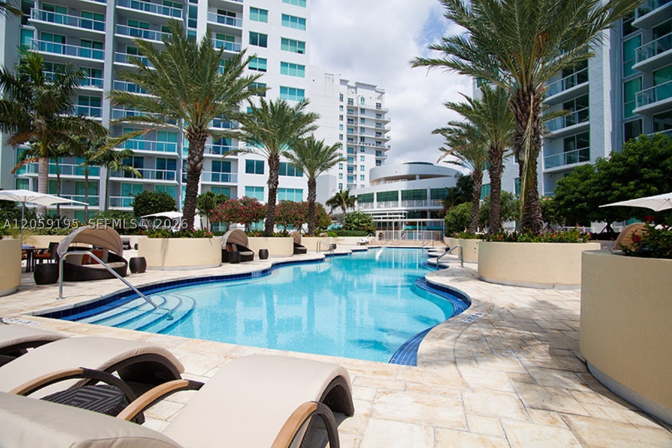 VIZCAYNE SOUTH CONDO - Residential