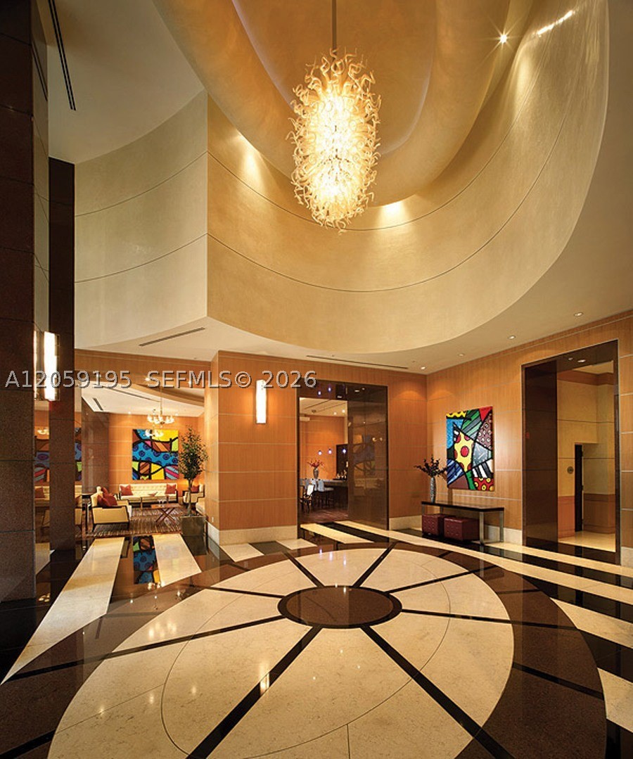 VIZCAYNE SOUTH CONDO - Residential