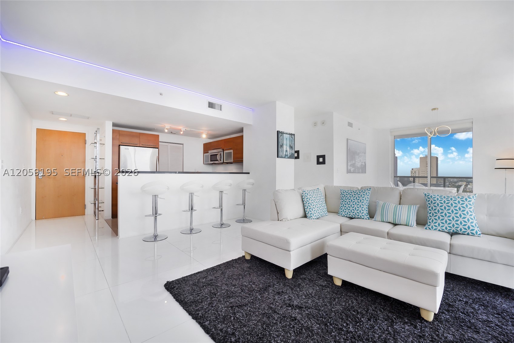 VIZCAYNE SOUTH CONDO - Residential