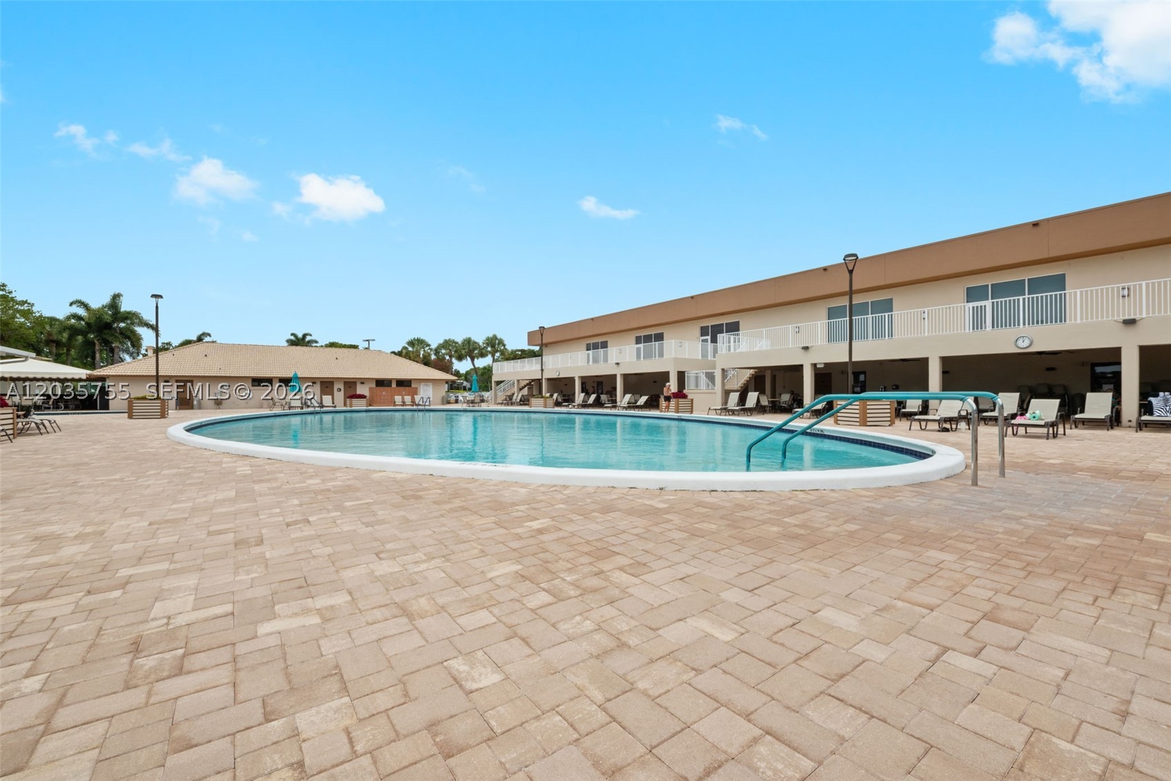 WATERSEDGE AT THE LAKES O - Residential
