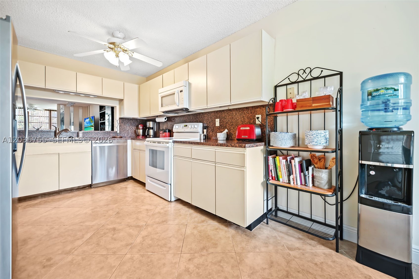 WATERSEDGE AT THE LAKES O - Residential
