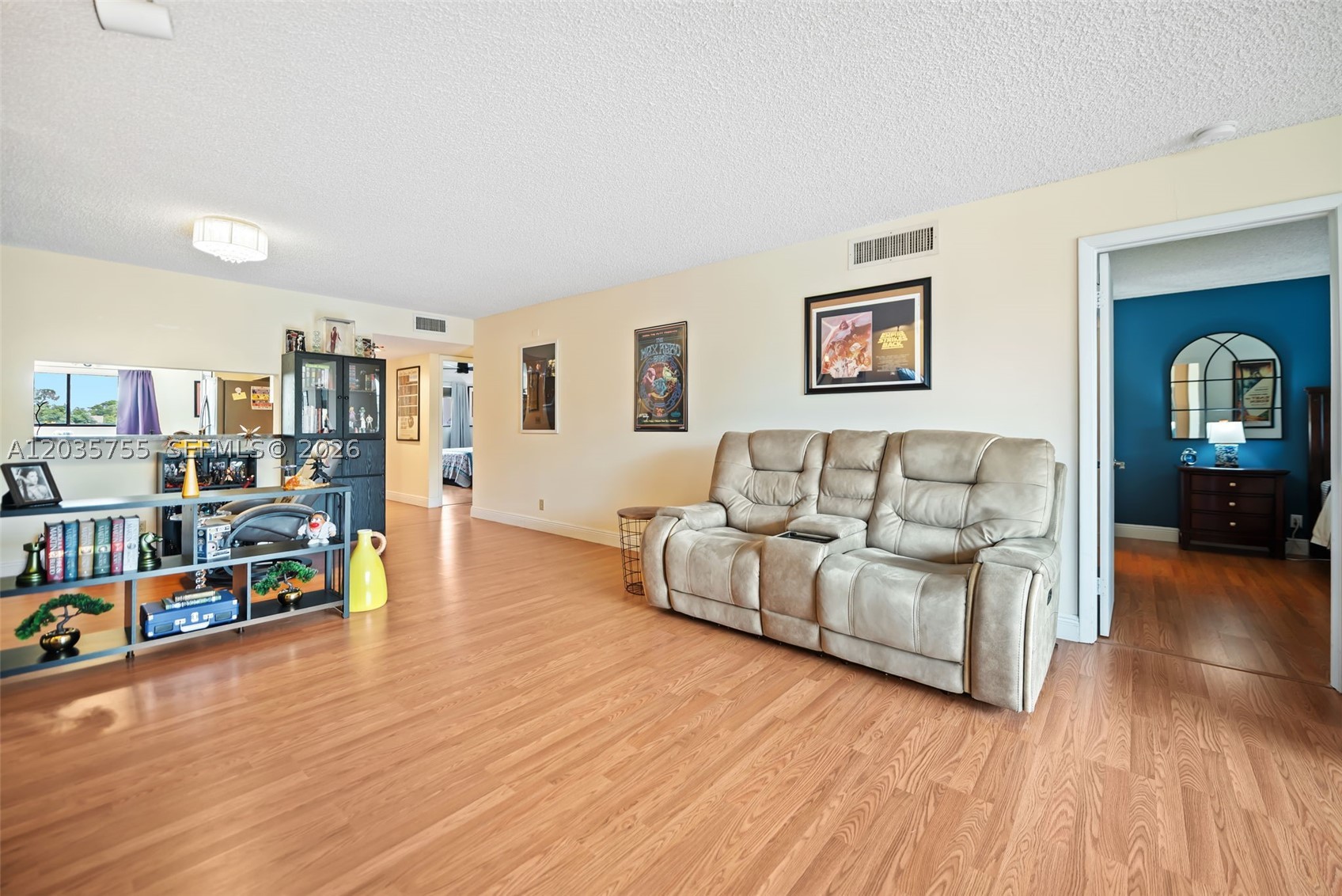 WATERSEDGE AT THE LAKES O - Residential