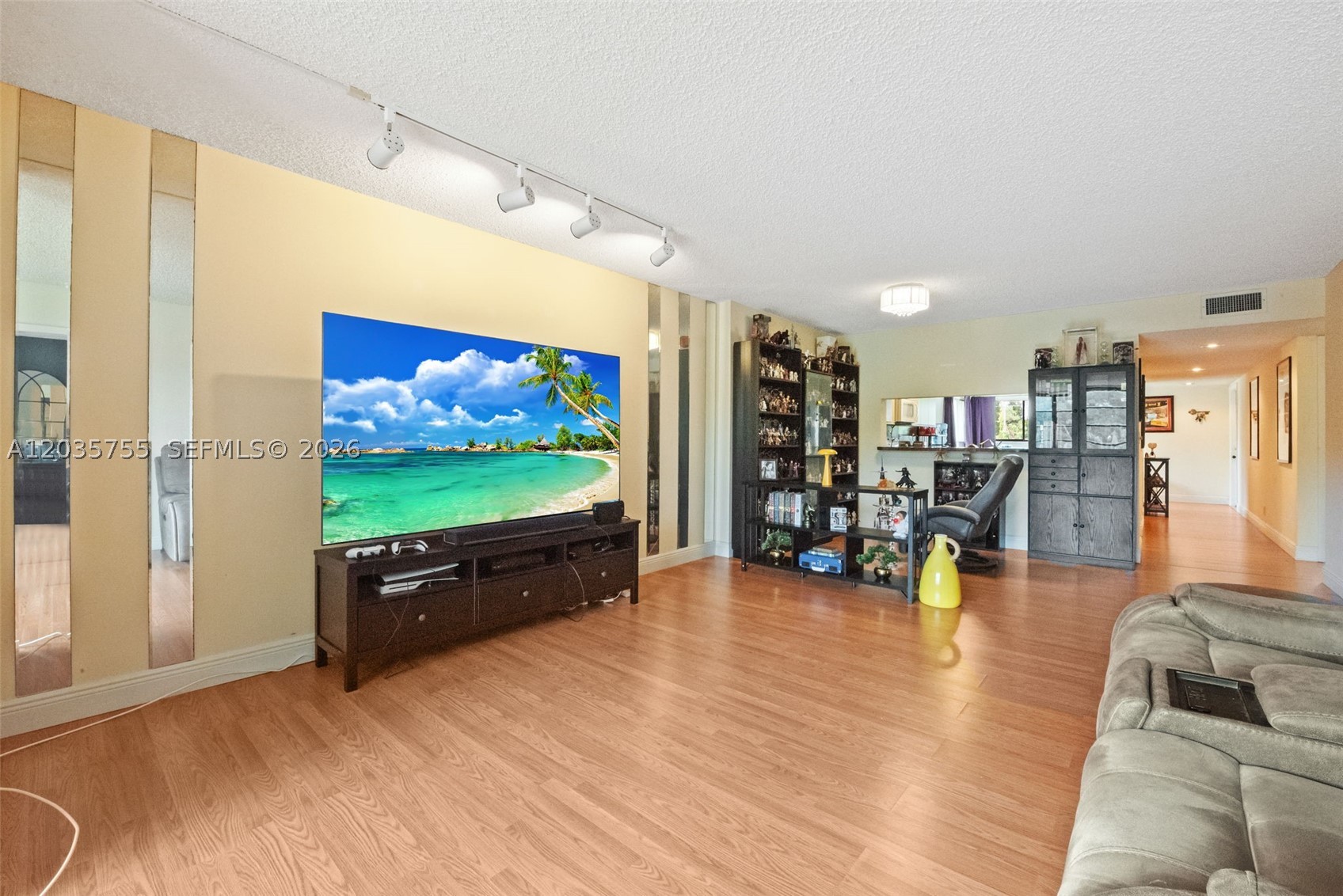 WATERSEDGE AT THE LAKES O - Residential