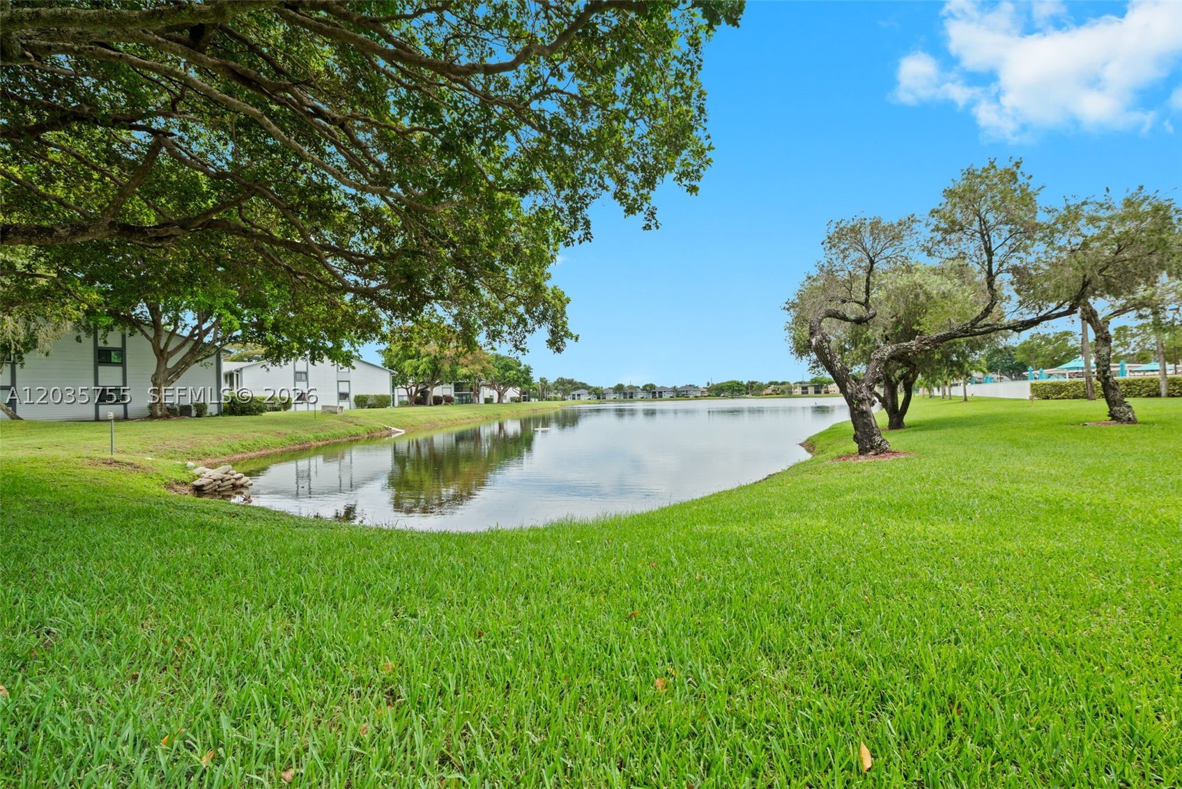 WATERSEDGE AT THE LAKES O - Residential
