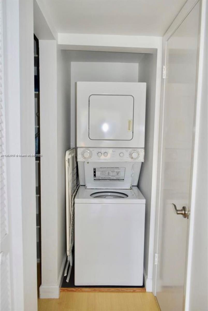 LE PHARE KEY BISCAYNE CON - Residential Lease