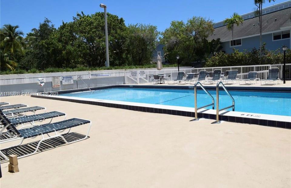LE PHARE KEY BISCAYNE CON - Residential Lease