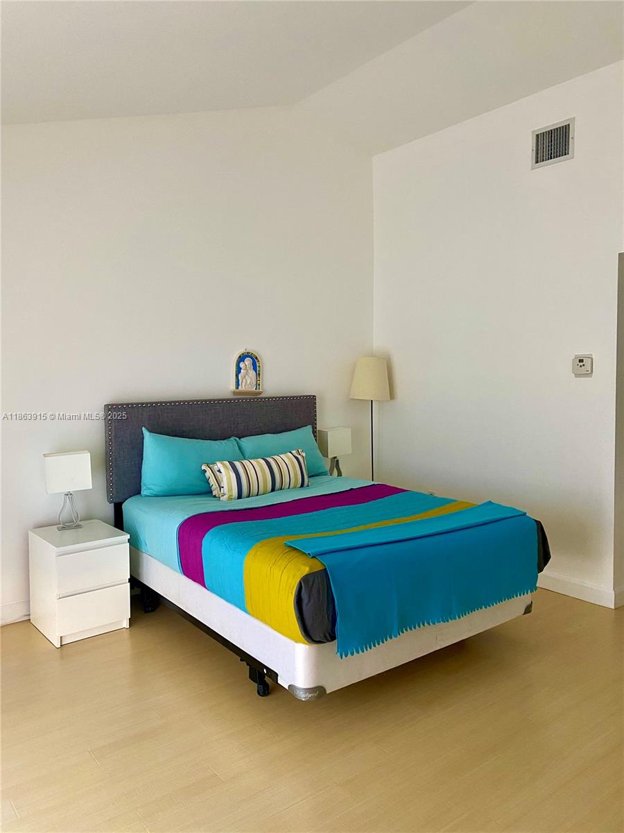 LE PHARE KEY BISCAYNE CON - Residential Lease