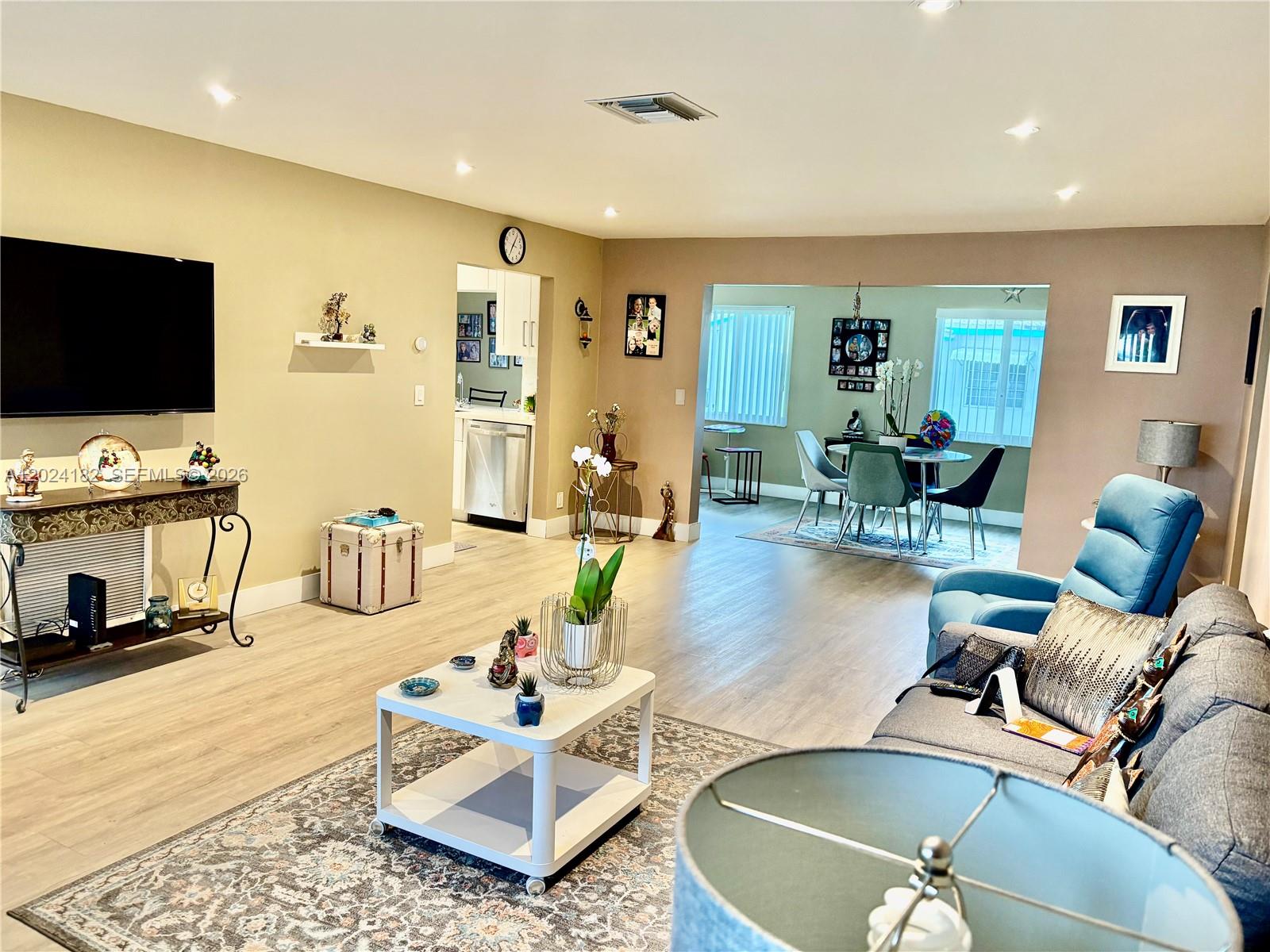 LAUDERDALE WEST 2 SEC - Residential