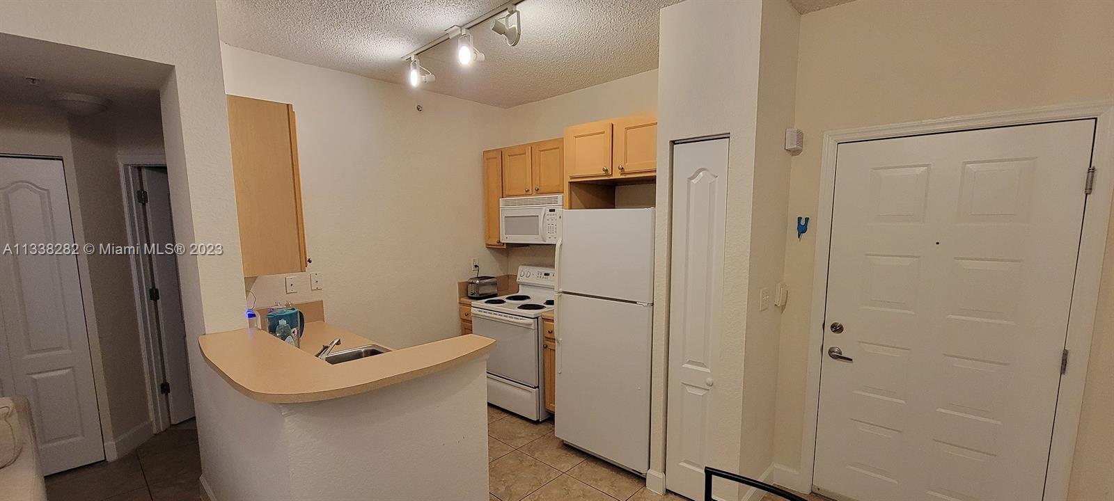 VALENCIA CONDO - Residential Lease