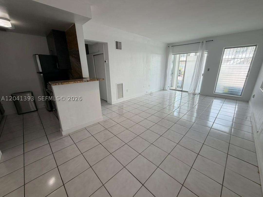 641 ESPANOLA WAY INC COND - Residential