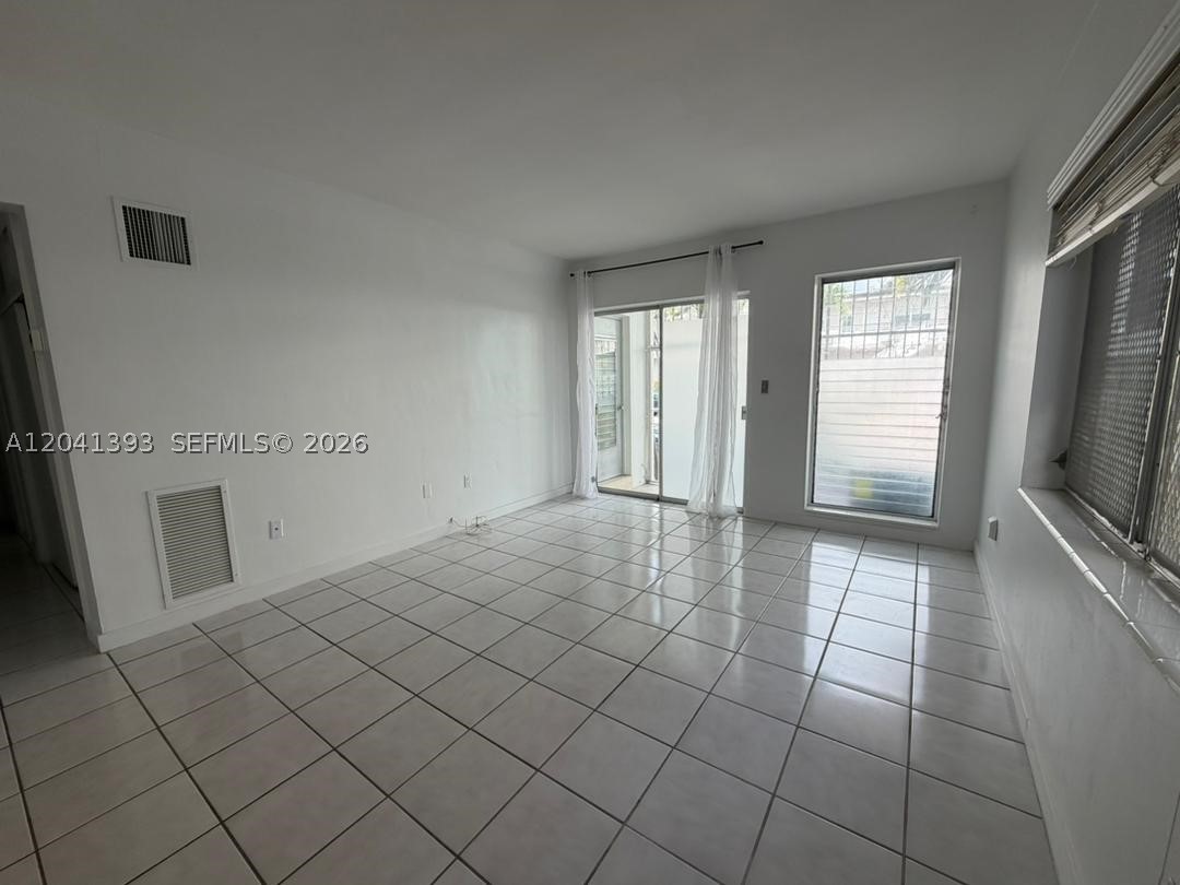 641 ESPANOLA WAY INC COND - Residential