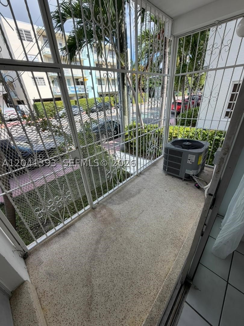 641 ESPANOLA WAY INC COND - Residential