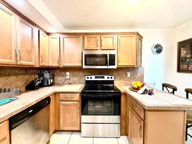 WATERSIDE TOWERS CONDO - Residential