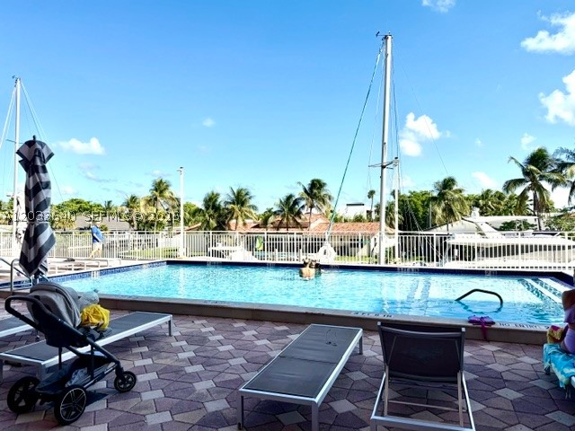 WATERSIDE TOWERS CONDO - Residential