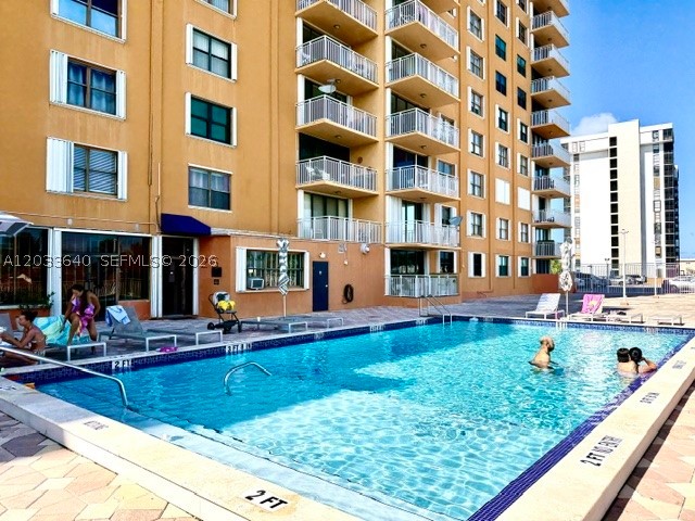 WATERSIDE TOWERS CONDO - Residential