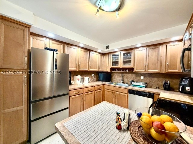 WATERSIDE TOWERS CONDO - Residential