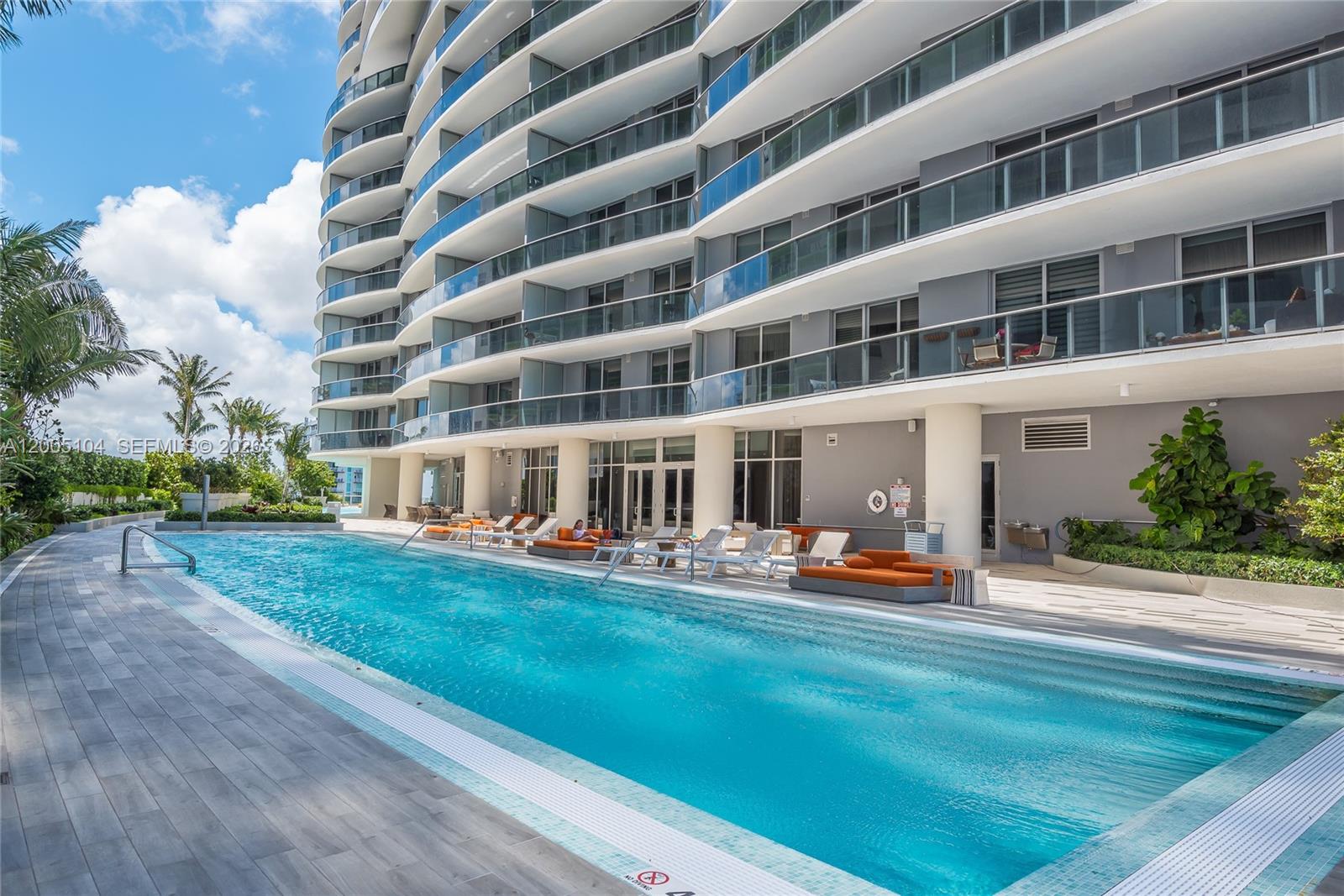 ARIA ON THE BAY CONDO - Residential