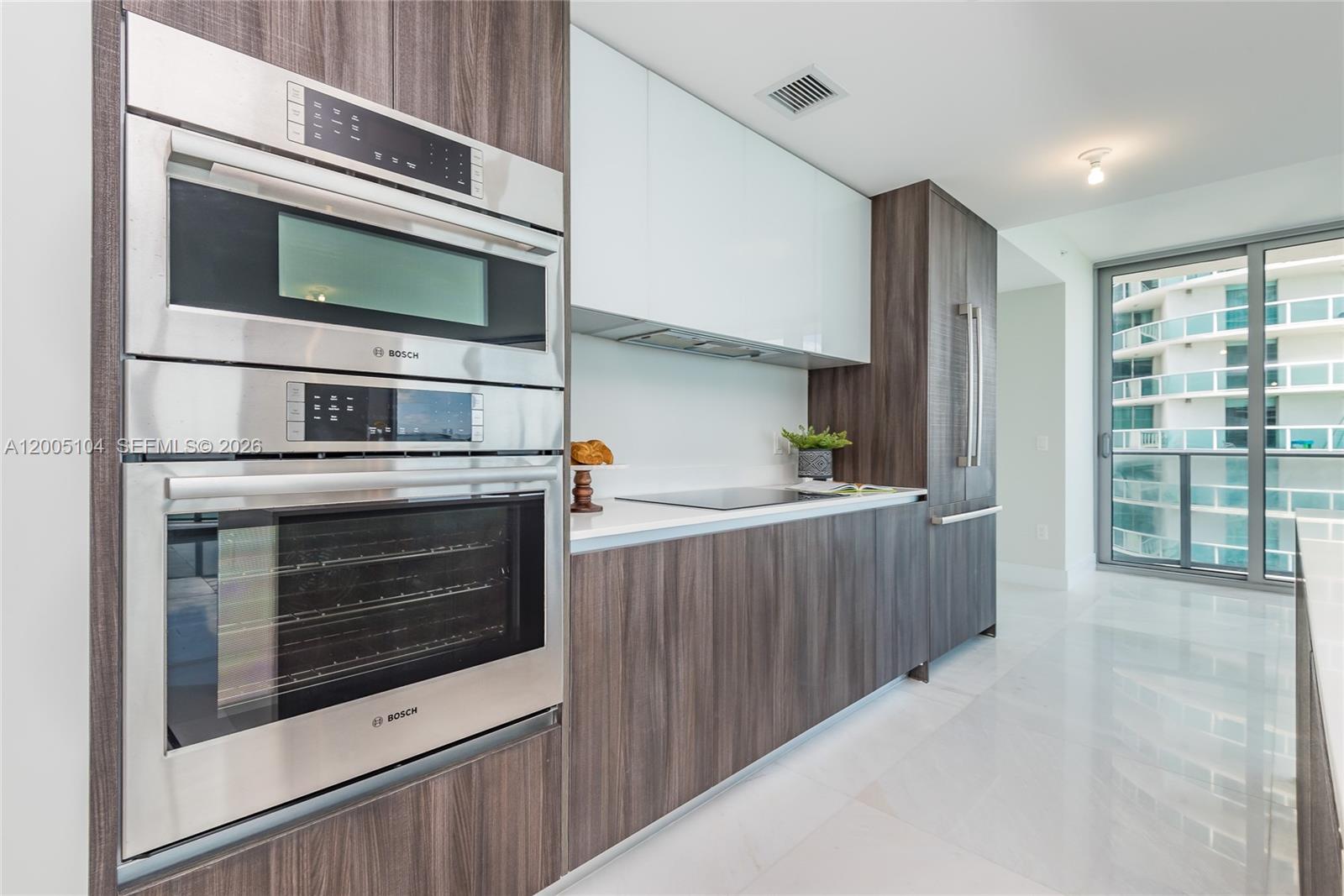 ARIA ON THE BAY CONDO - Residential