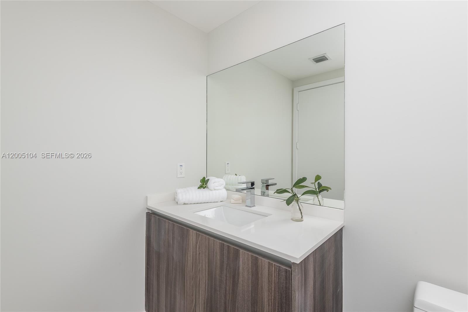ARIA ON THE BAY CONDO - Residential