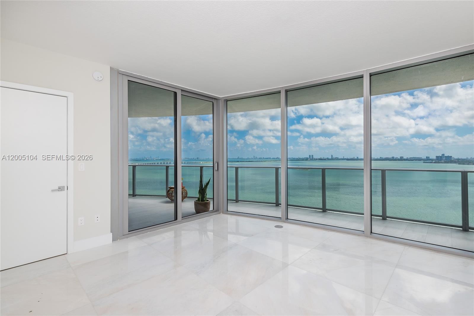 ARIA ON THE BAY CONDO - Residential