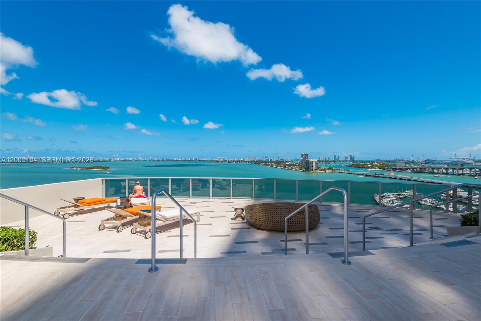 ARIA ON THE BAY CONDO - Residential