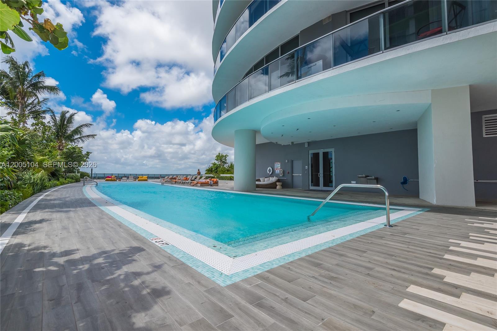 ARIA ON THE BAY CONDO - Residential