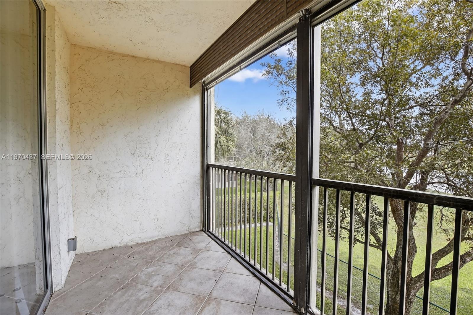 ROLLING HILLS GOLF AND - Residential