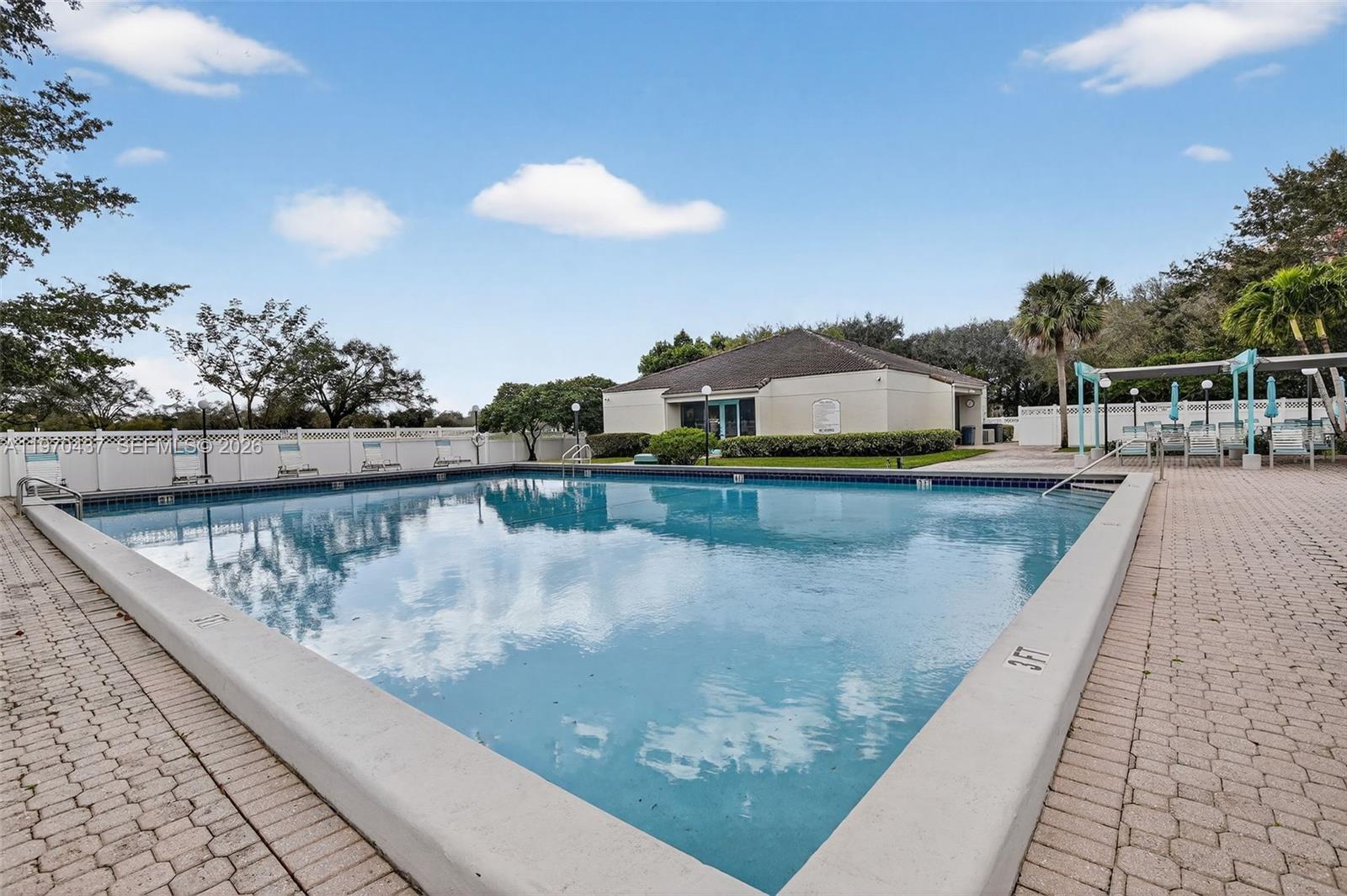 ROLLING HILLS GOLF AND - Residential