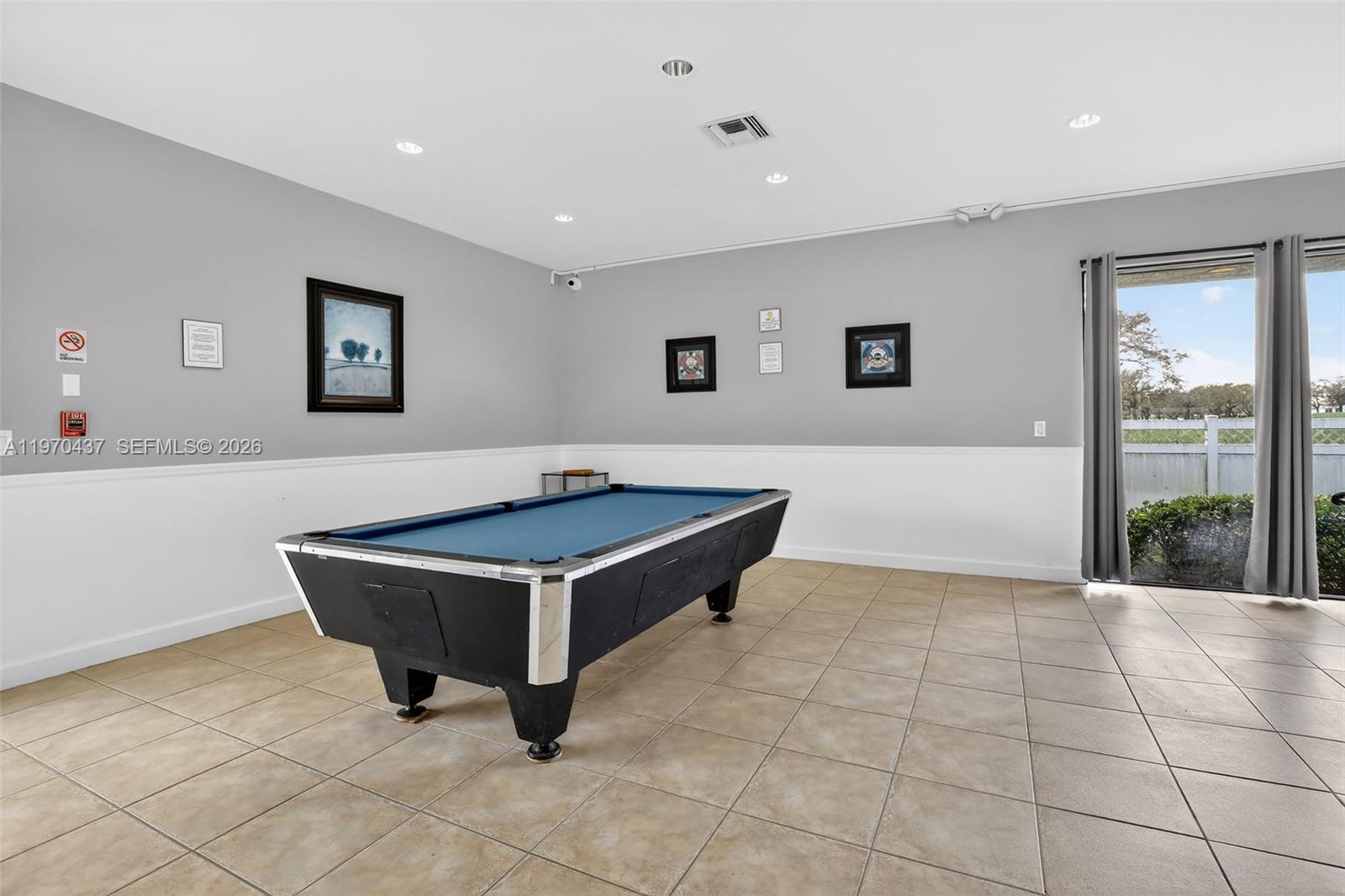 ROLLING HILLS GOLF AND - Residential