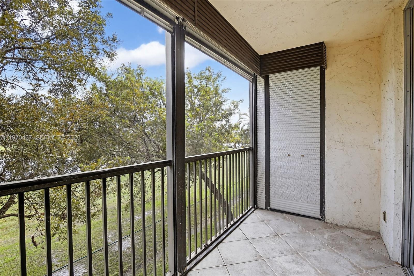 ROLLING HILLS GOLF AND - Residential