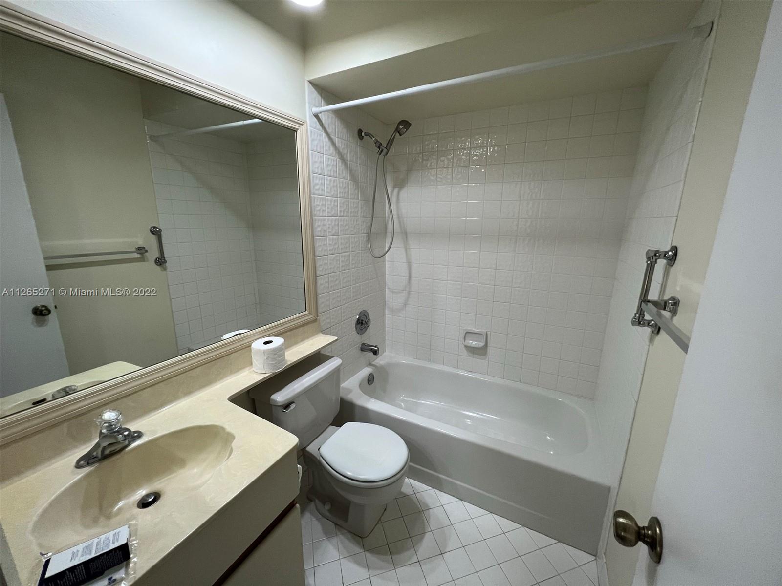COUNTRY ISLES PH II - Residential Lease