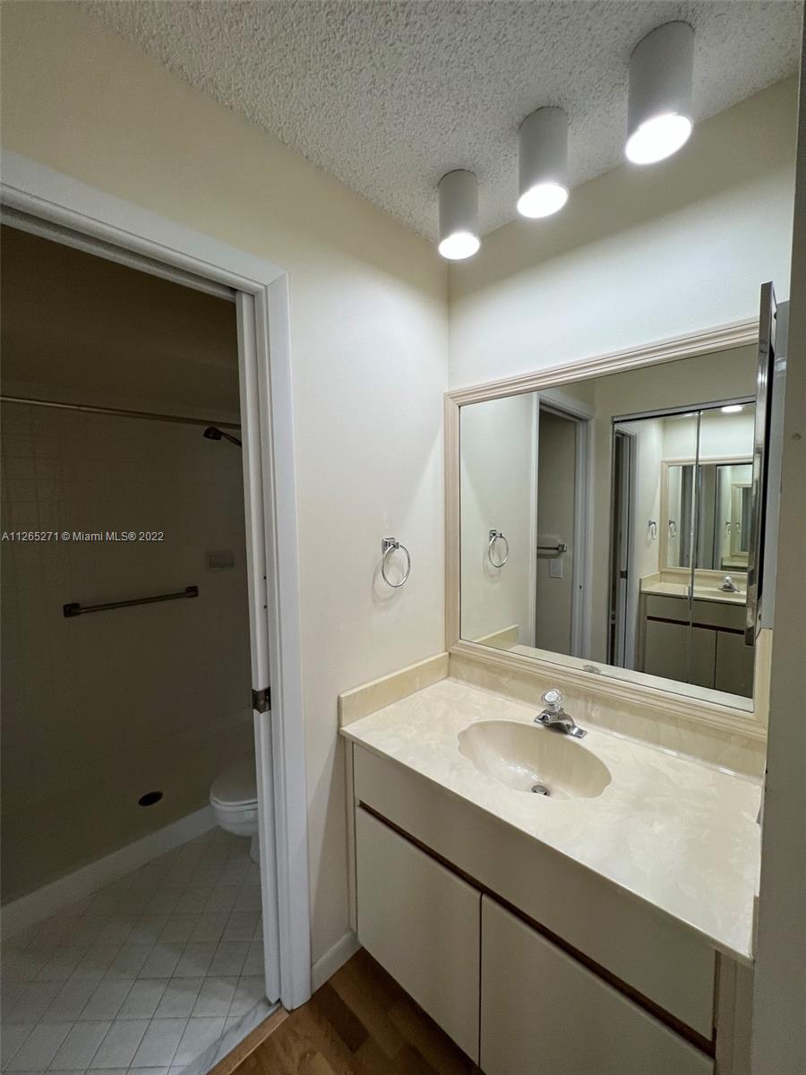 COUNTRY ISLES PH II - Residential Lease