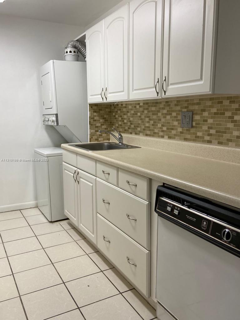 KINGSTON SQUARE CONDO - Residential Lease