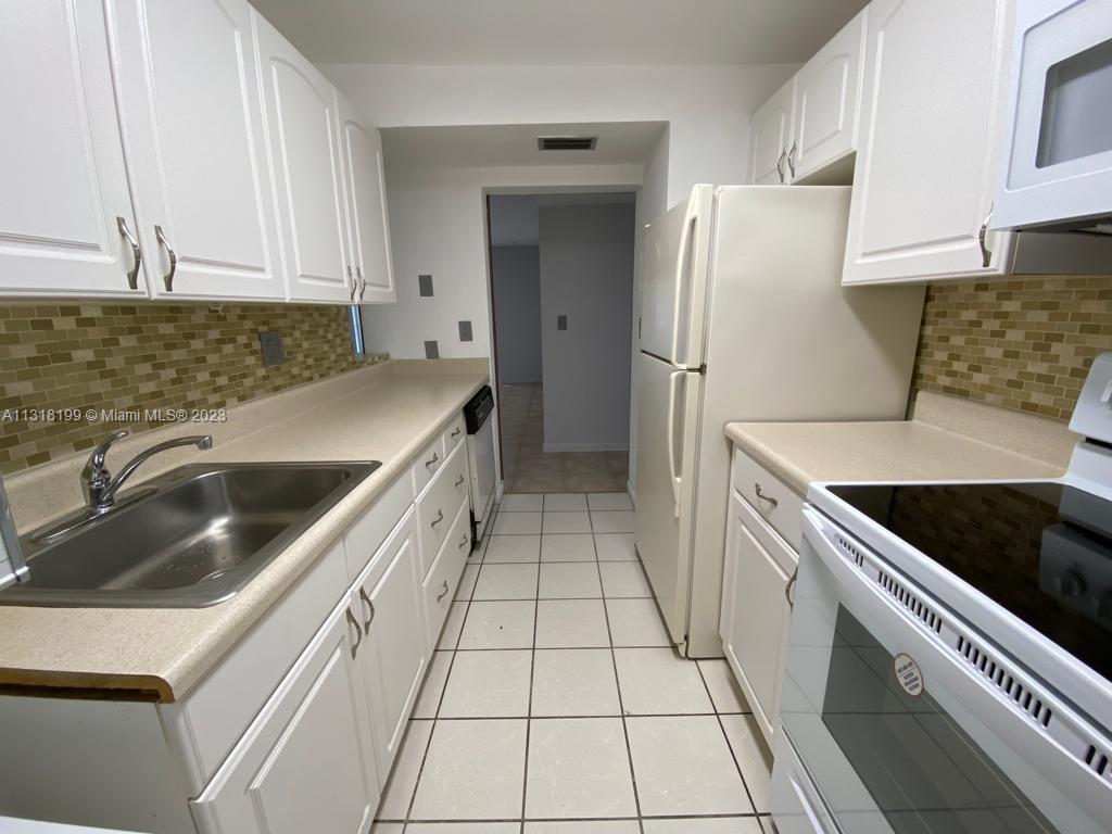 KINGSTON SQUARE CONDO - Residential Lease