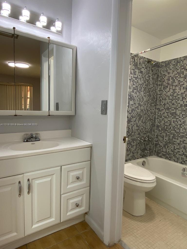KINGSTON SQUARE CONDO - Residential Lease
