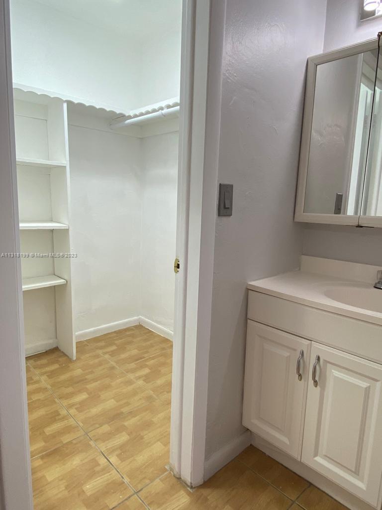 KINGSTON SQUARE CONDO - Residential Lease