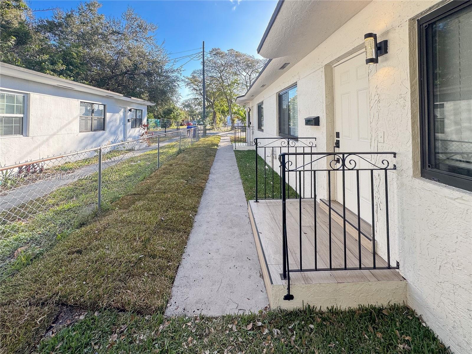 INGLEWOOD GARDENS - Residential Income
