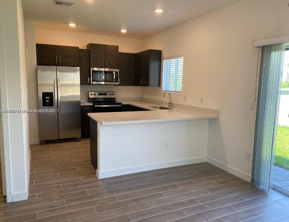 AVELLA PARK - Residential Lease