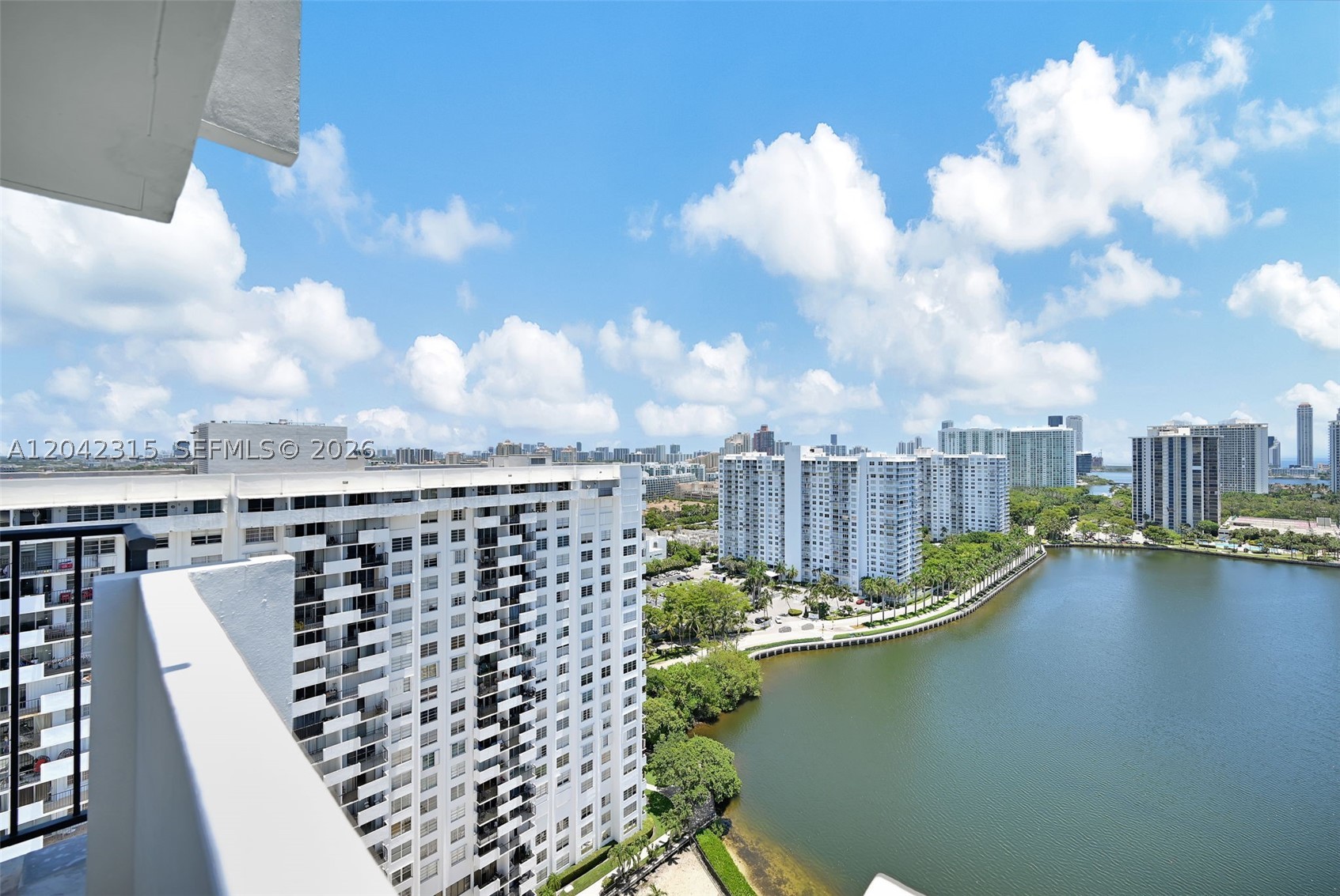 COMMODORE PLAZA CONDO - Residential
