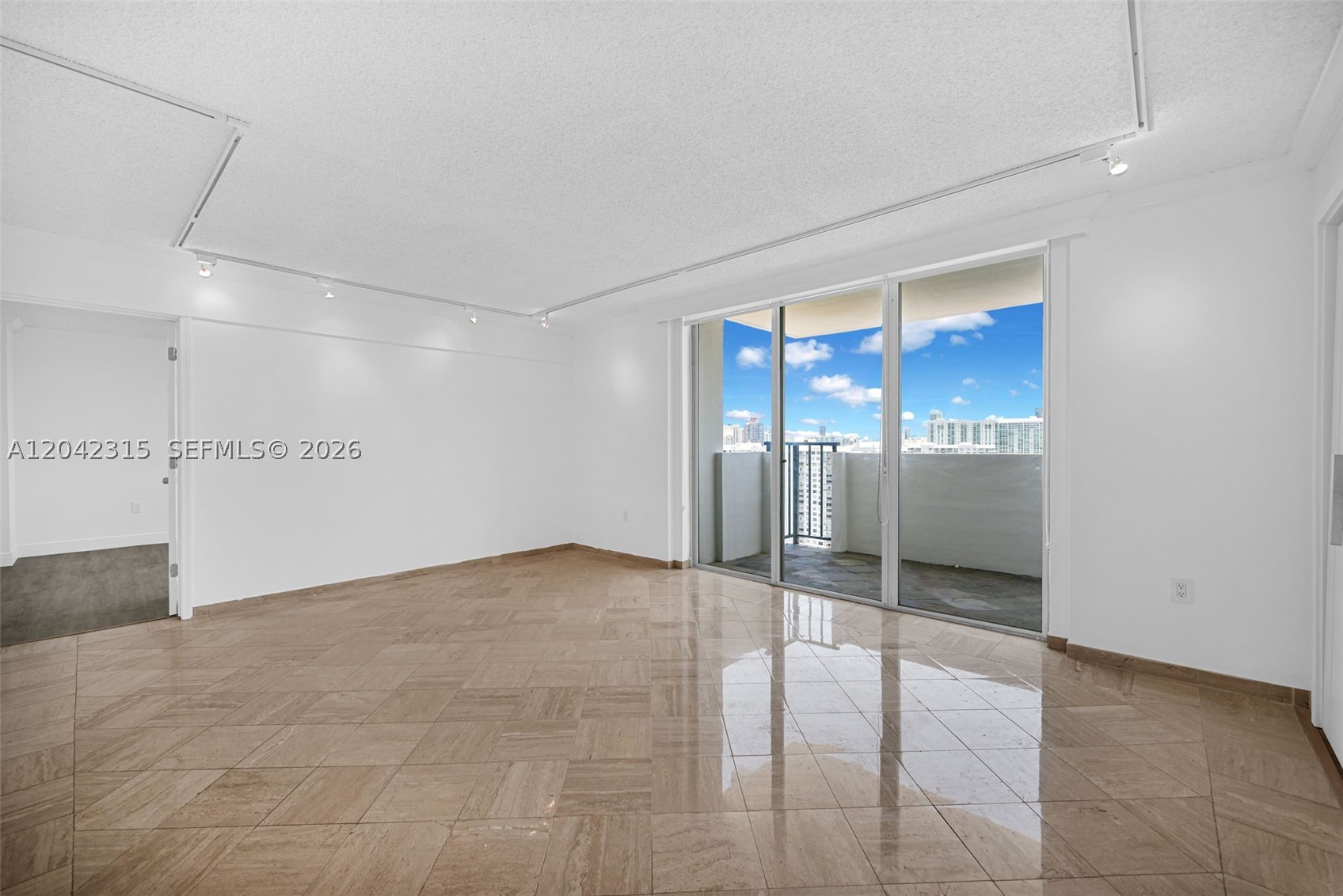 COMMODORE PLAZA CONDO - Residential