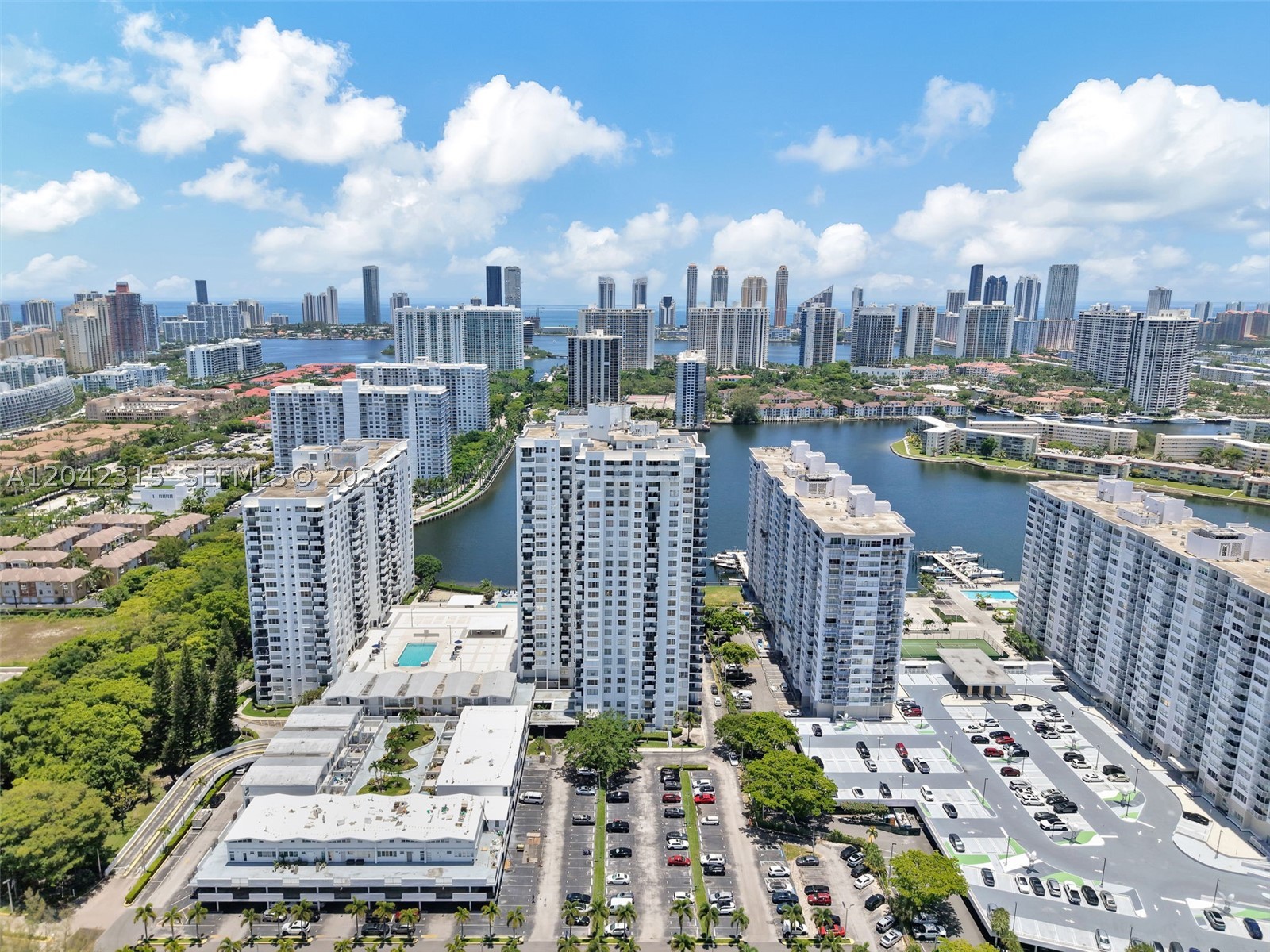 COMMODORE PLAZA CONDO - Residential