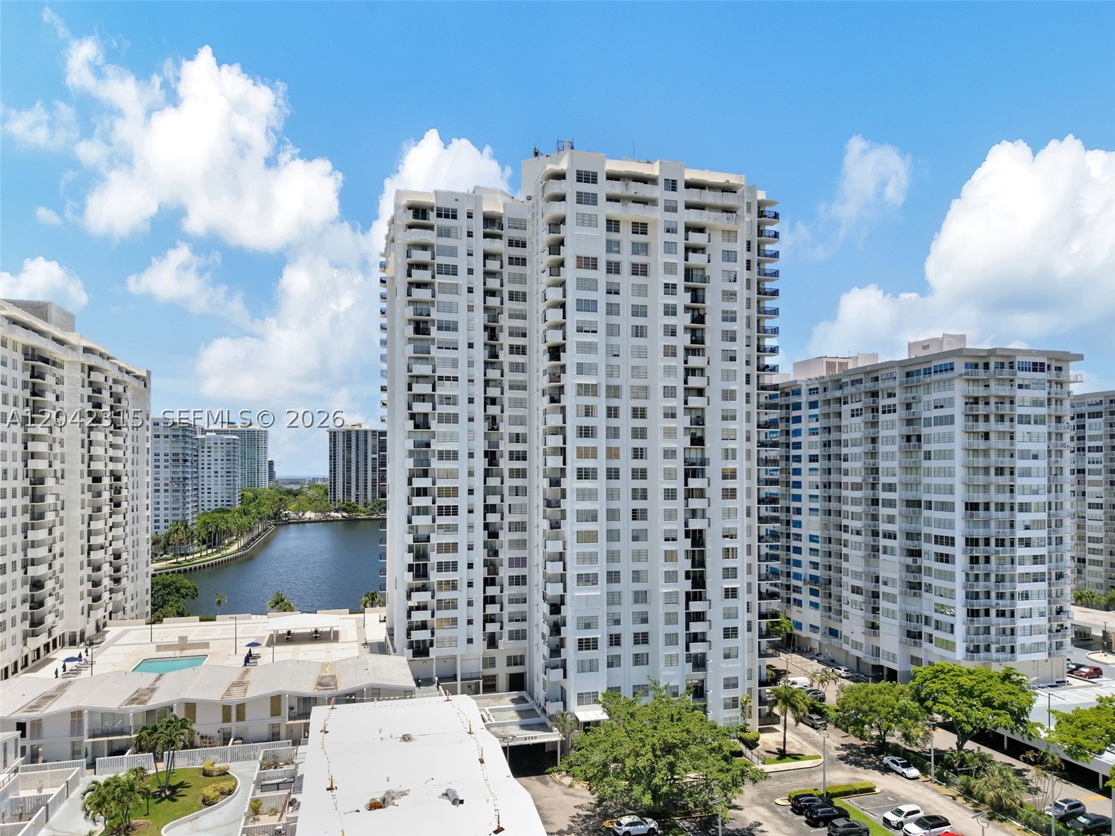 COMMODORE PLAZA CONDO - Residential