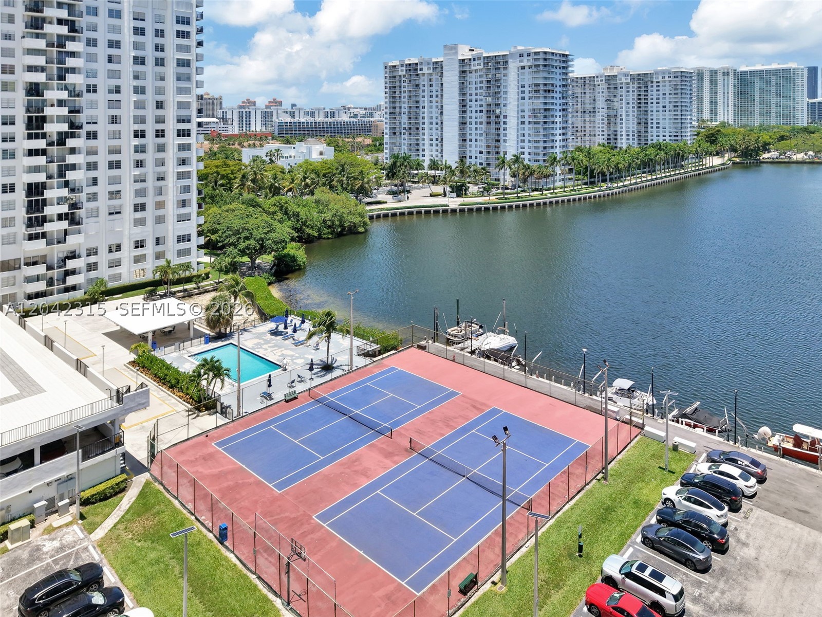 COMMODORE PLAZA CONDO - Residential