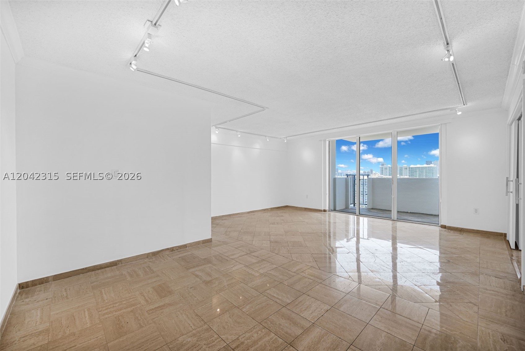 COMMODORE PLAZA CONDO - Residential