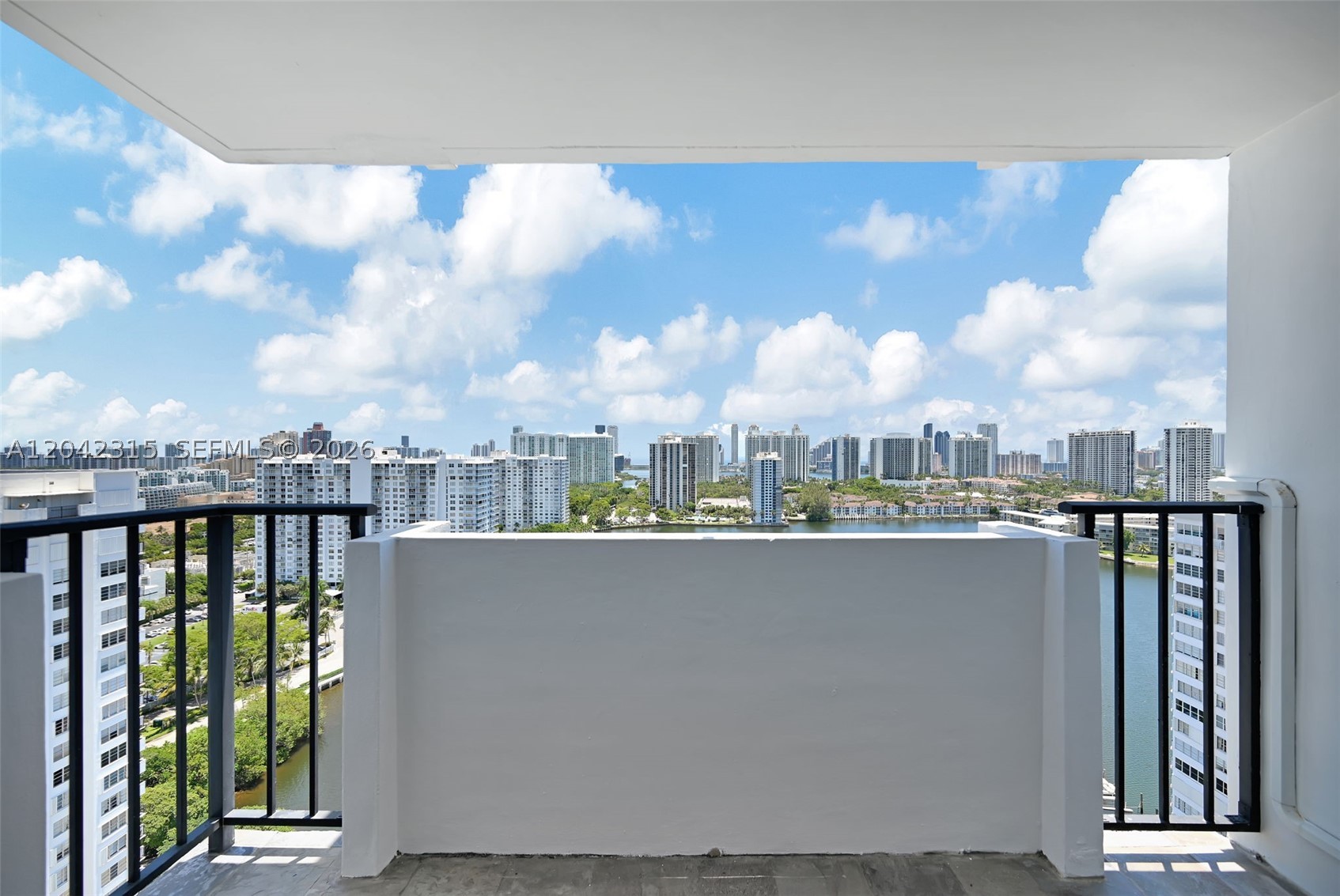 COMMODORE PLAZA CONDO - Residential
