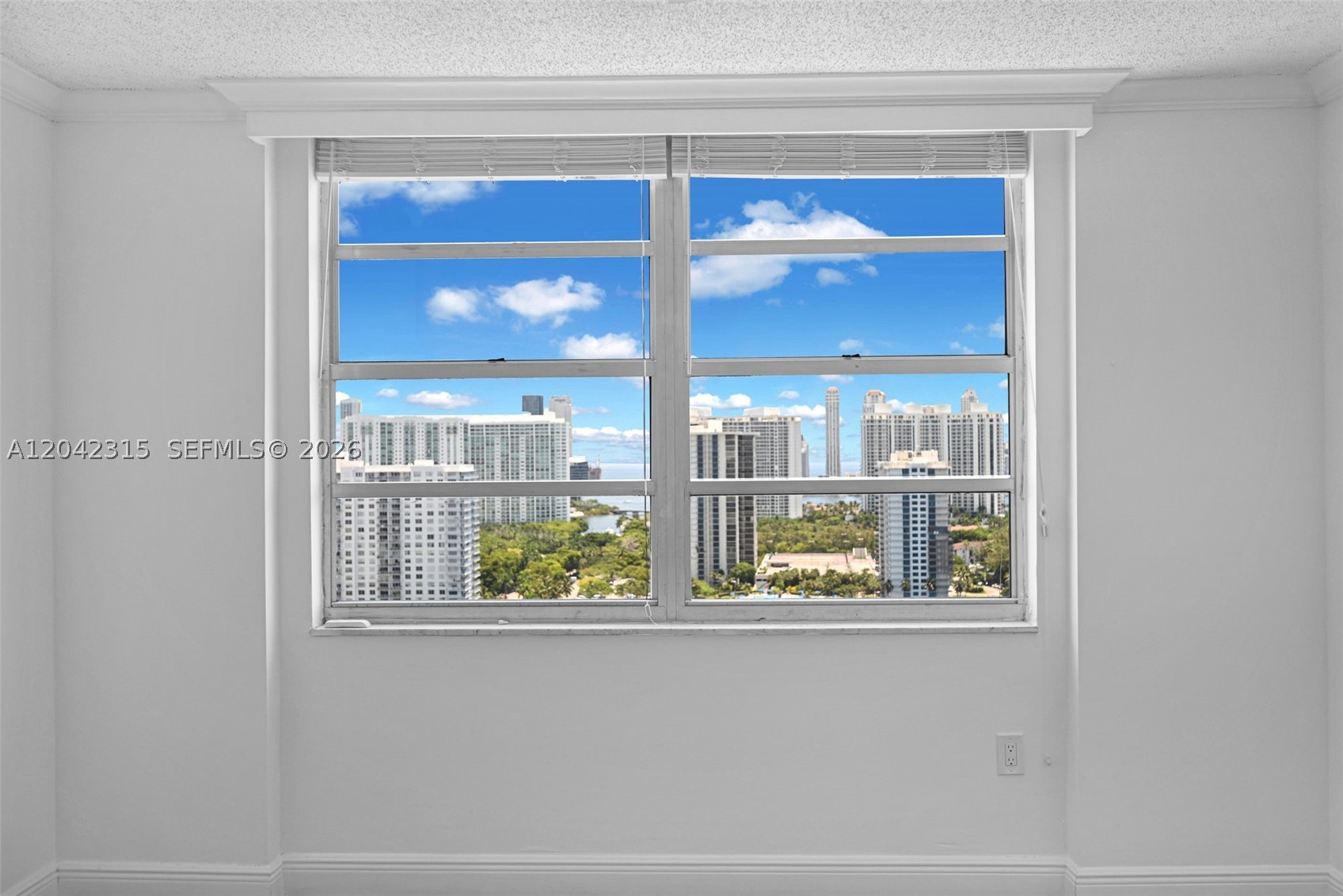 COMMODORE PLAZA CONDO - Residential