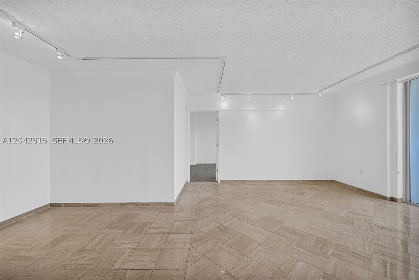 COMMODORE PLAZA CONDO - Residential