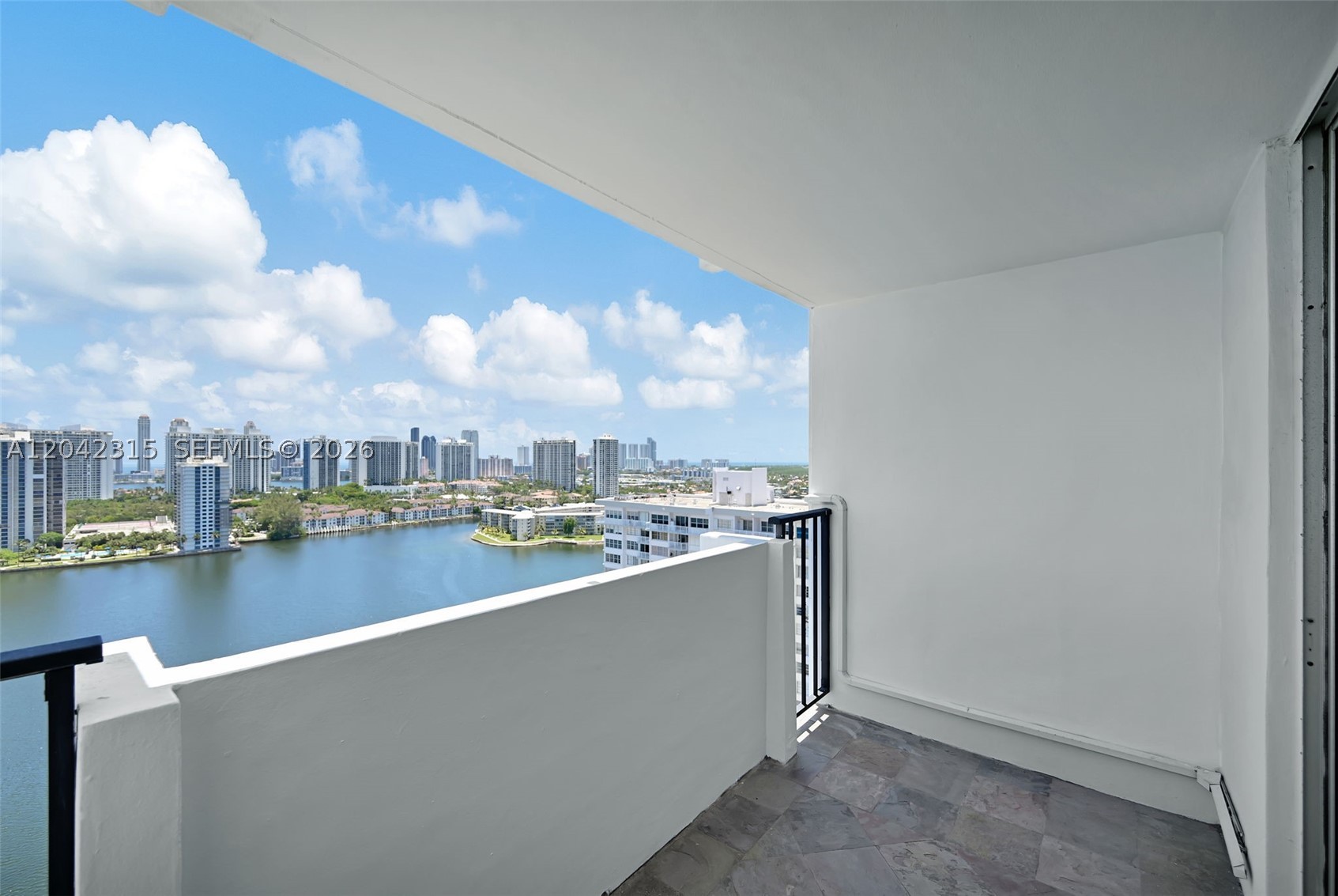COMMODORE PLAZA CONDO - Residential