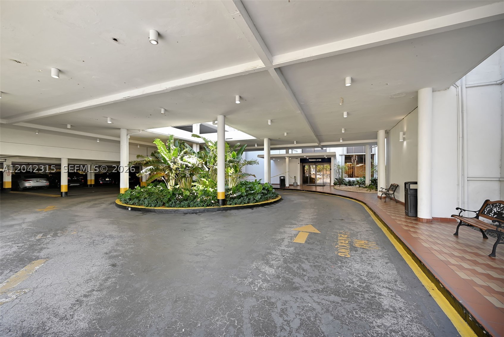 COMMODORE PLAZA CONDO - Residential