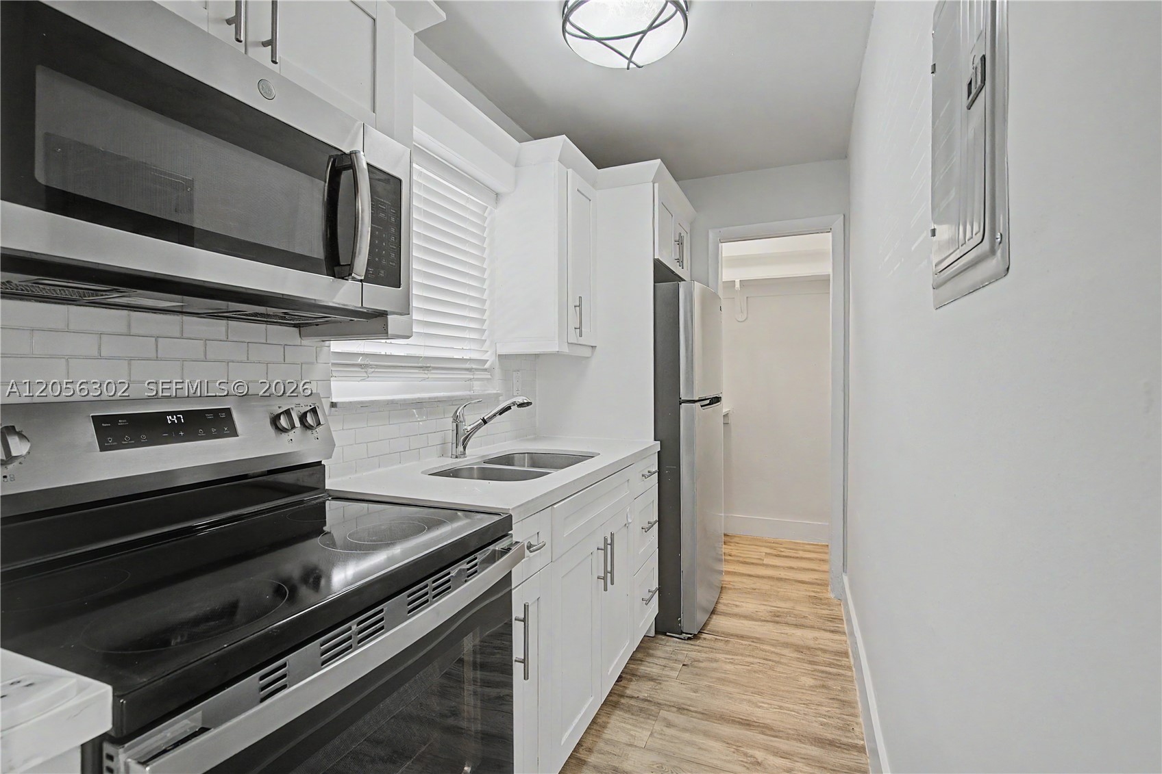 LAWRENCE ESTATES LAND COS - Residential Lease